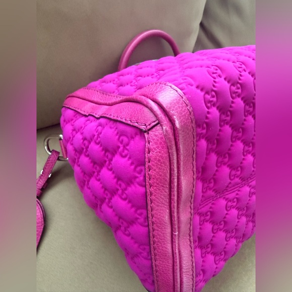 Gucci Fuchsia GG Embossed Neoprene Techno Tag Medium Boston Bag - Picture 8 of 15